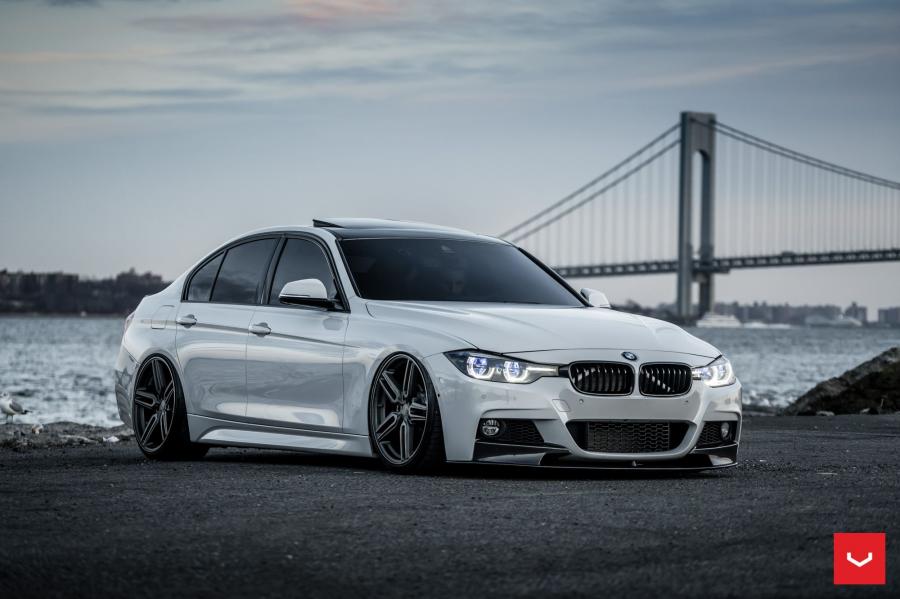  BMW M3 Sedan on Vossen Wheels (HF-1) 2018 года  (фото 11 из 57)